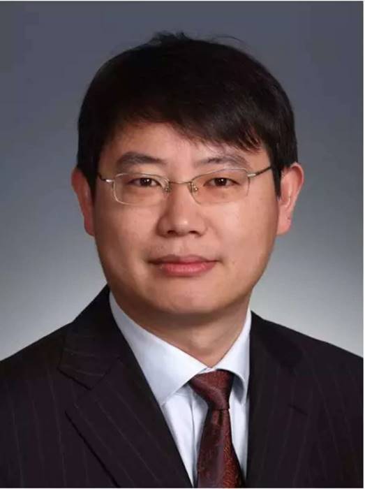 与物理学院副院长,国家自然科学基金委杰出青年基金获得者——陈耀